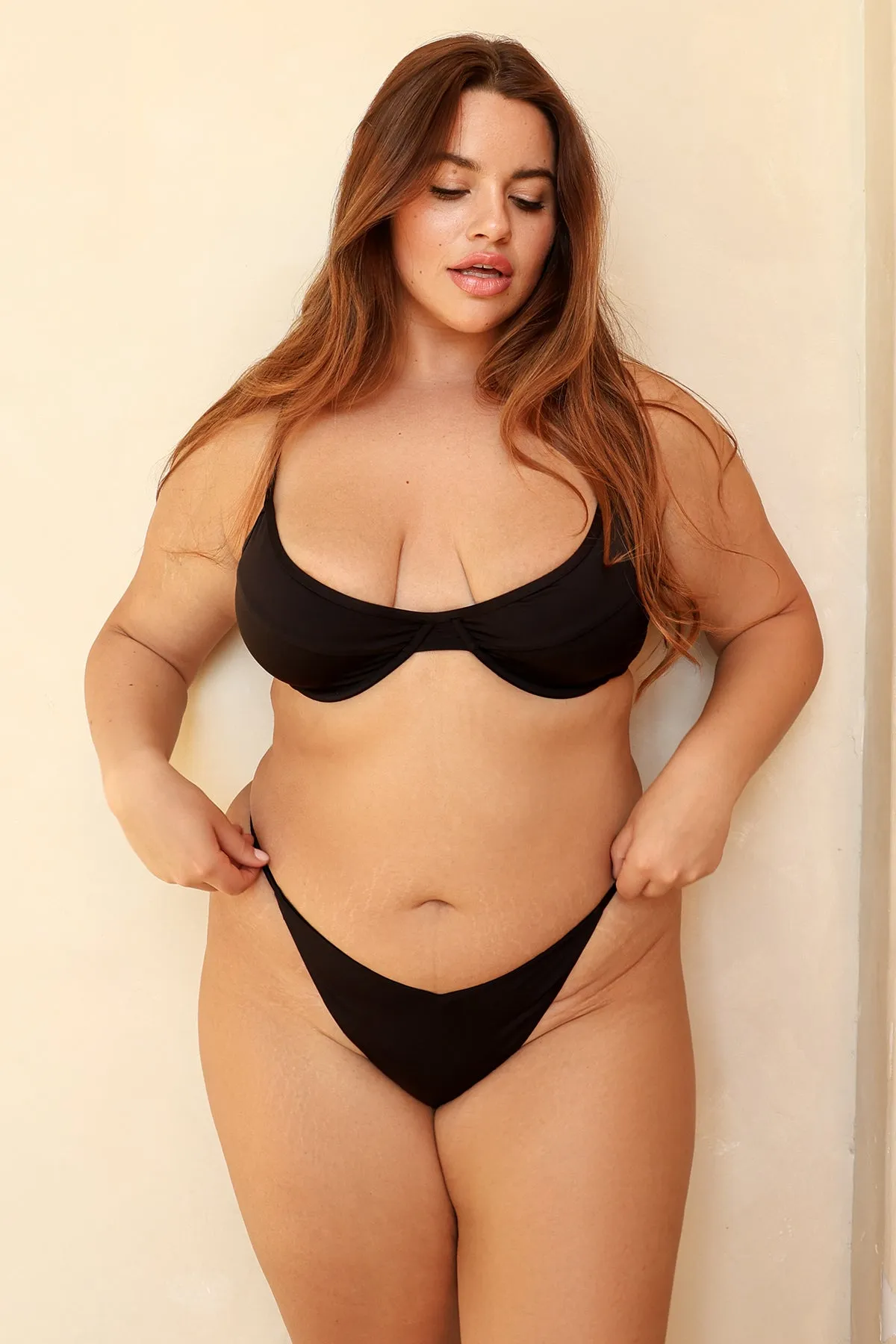 Black West Coast Underwire Super Cheeky Set