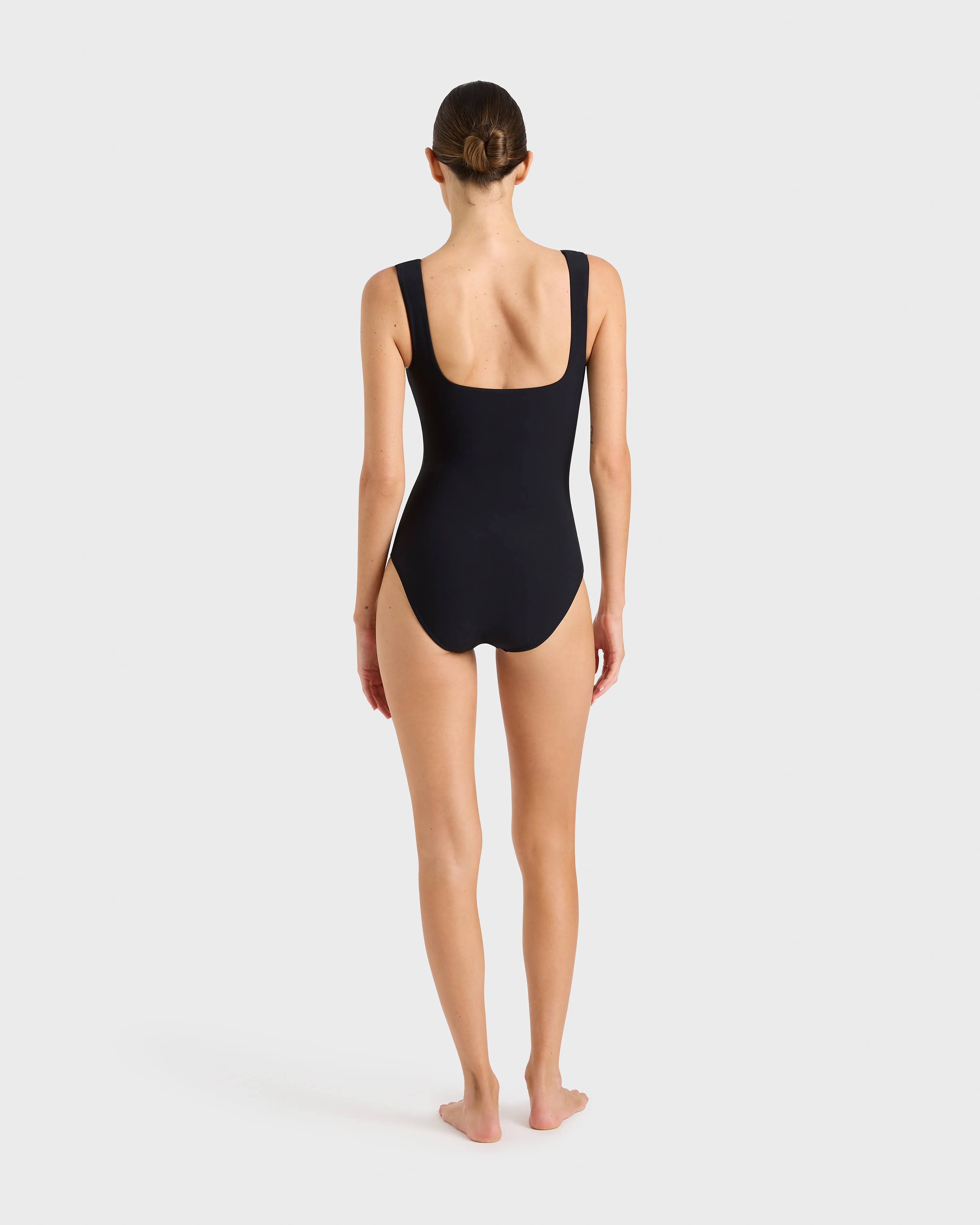 Clemence One Piece - Black (Sculpteur)