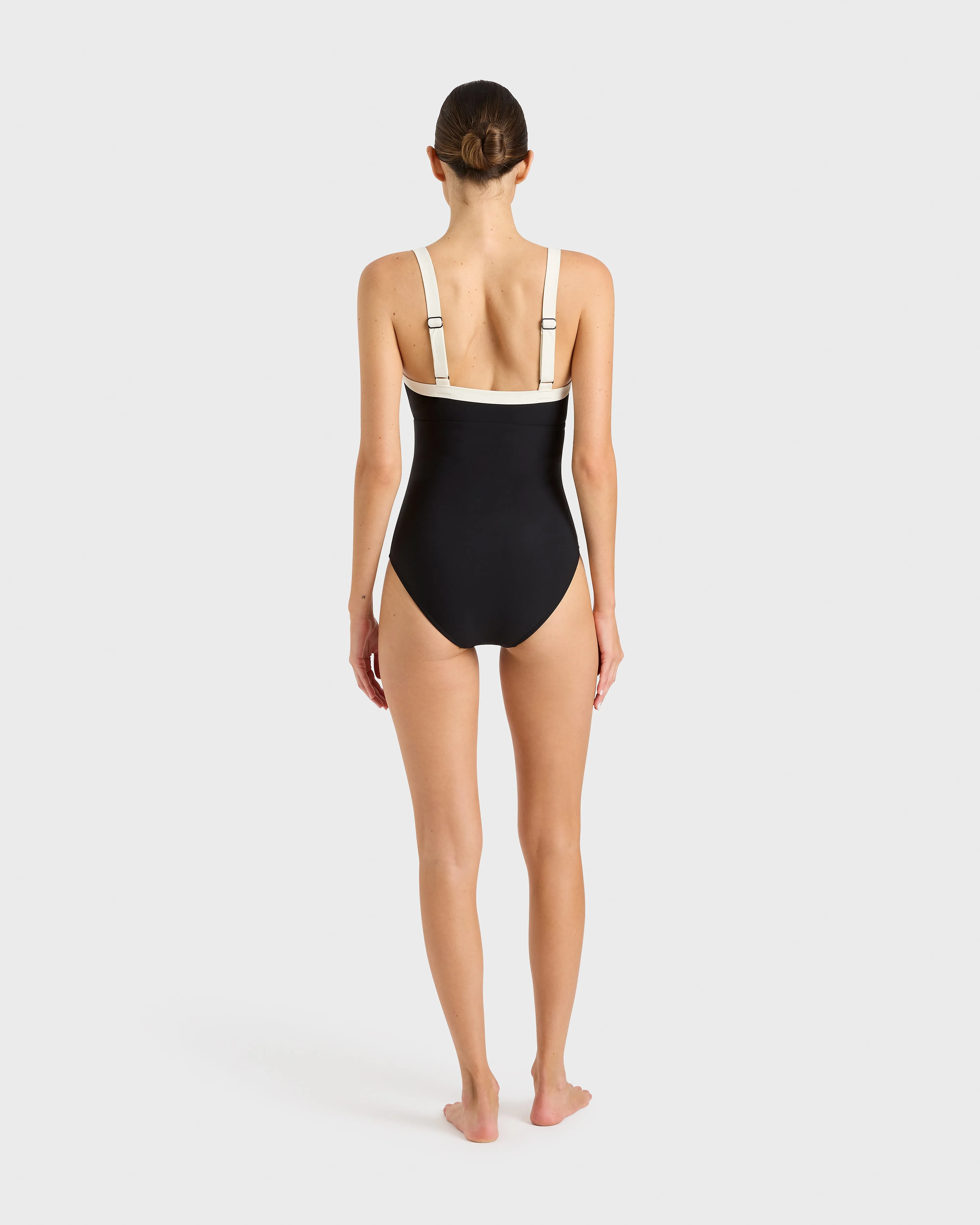 Hana One Piece - Black & Pearl (Sculpteur)