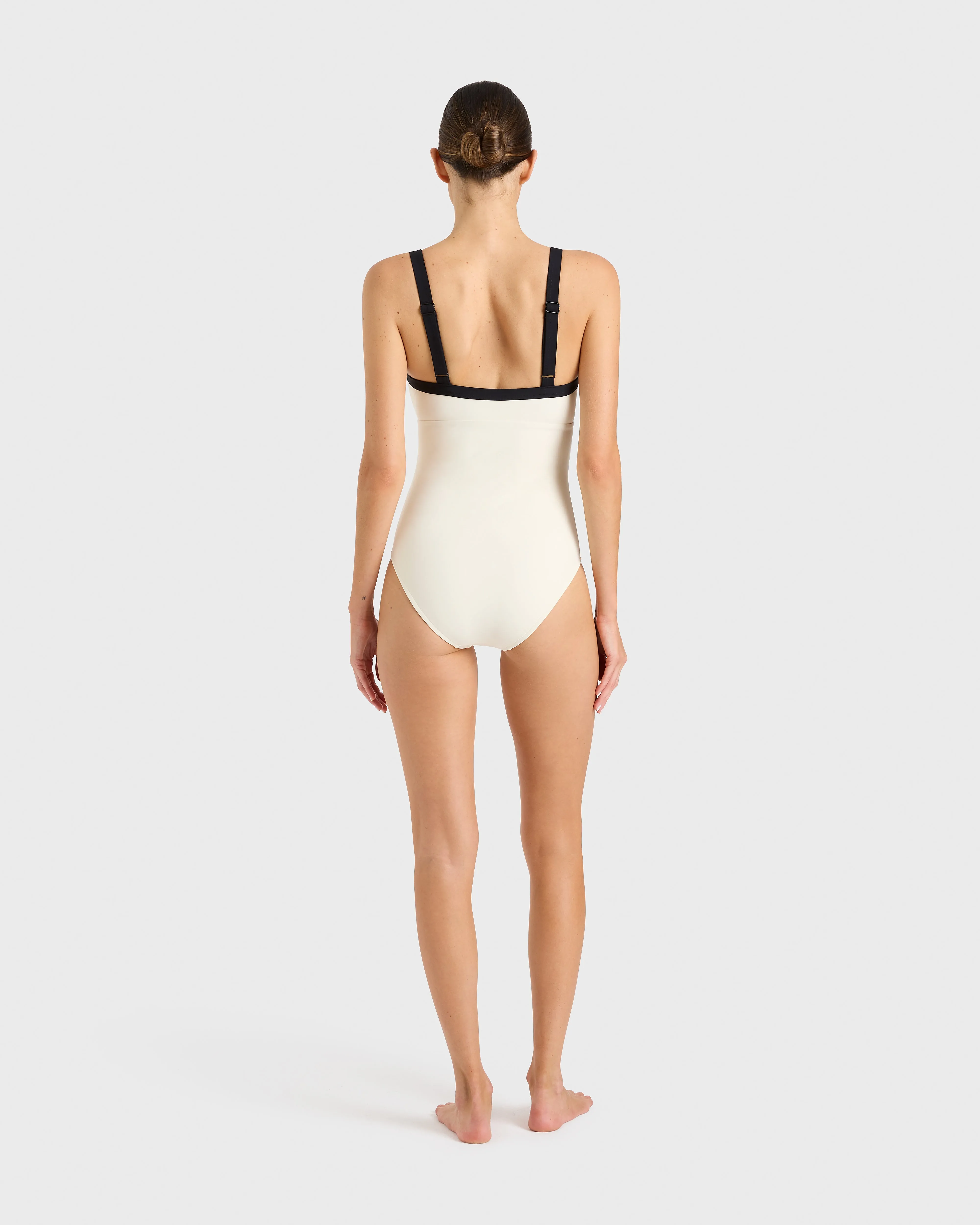 Hana One Piece - Pearl (Sculpteur)