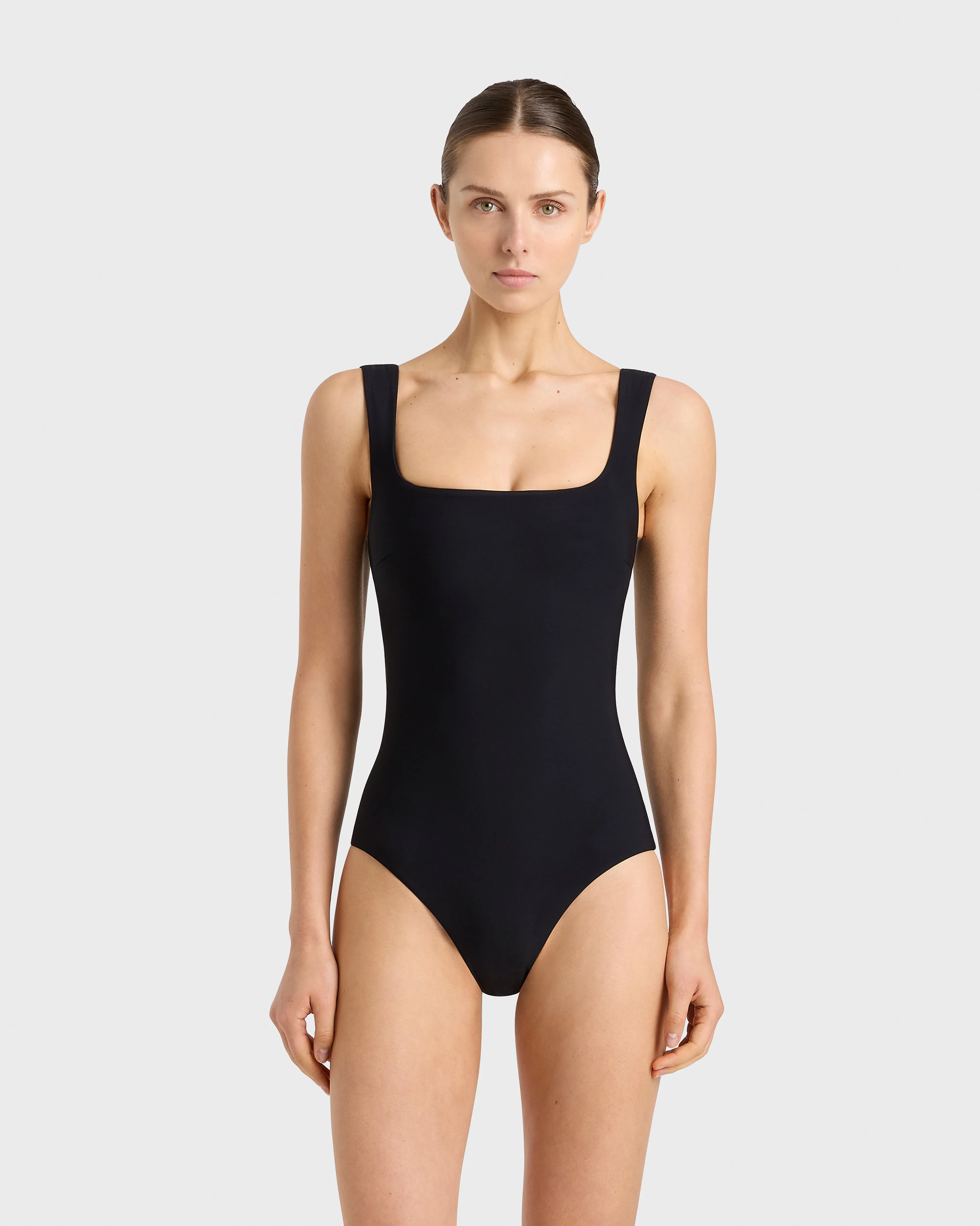 Mackinley One Piece - Black (Sculpteur)