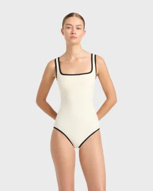 McKenna One Piece - Pearl (Sculpteur)