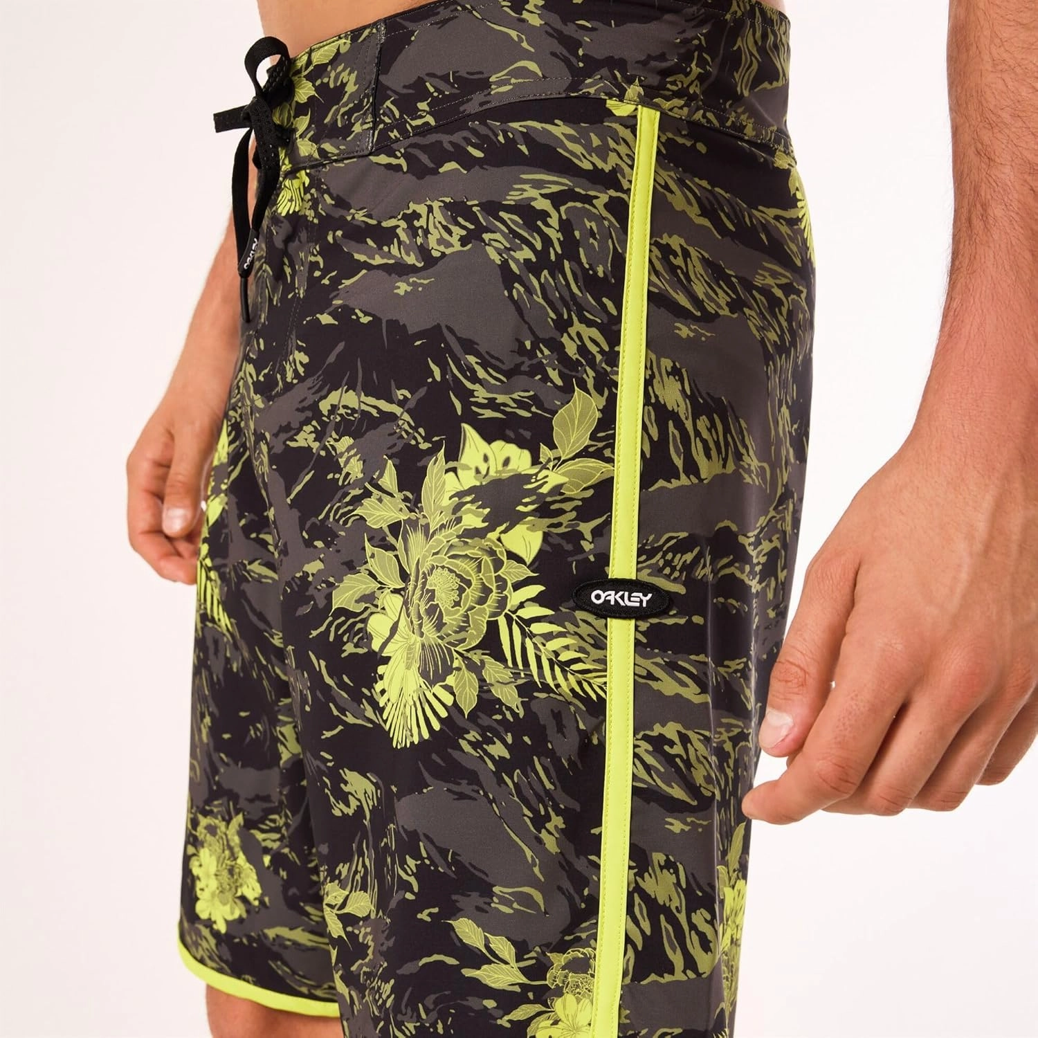Oakley Men's Palm Florals Recycled 19 Boardshort