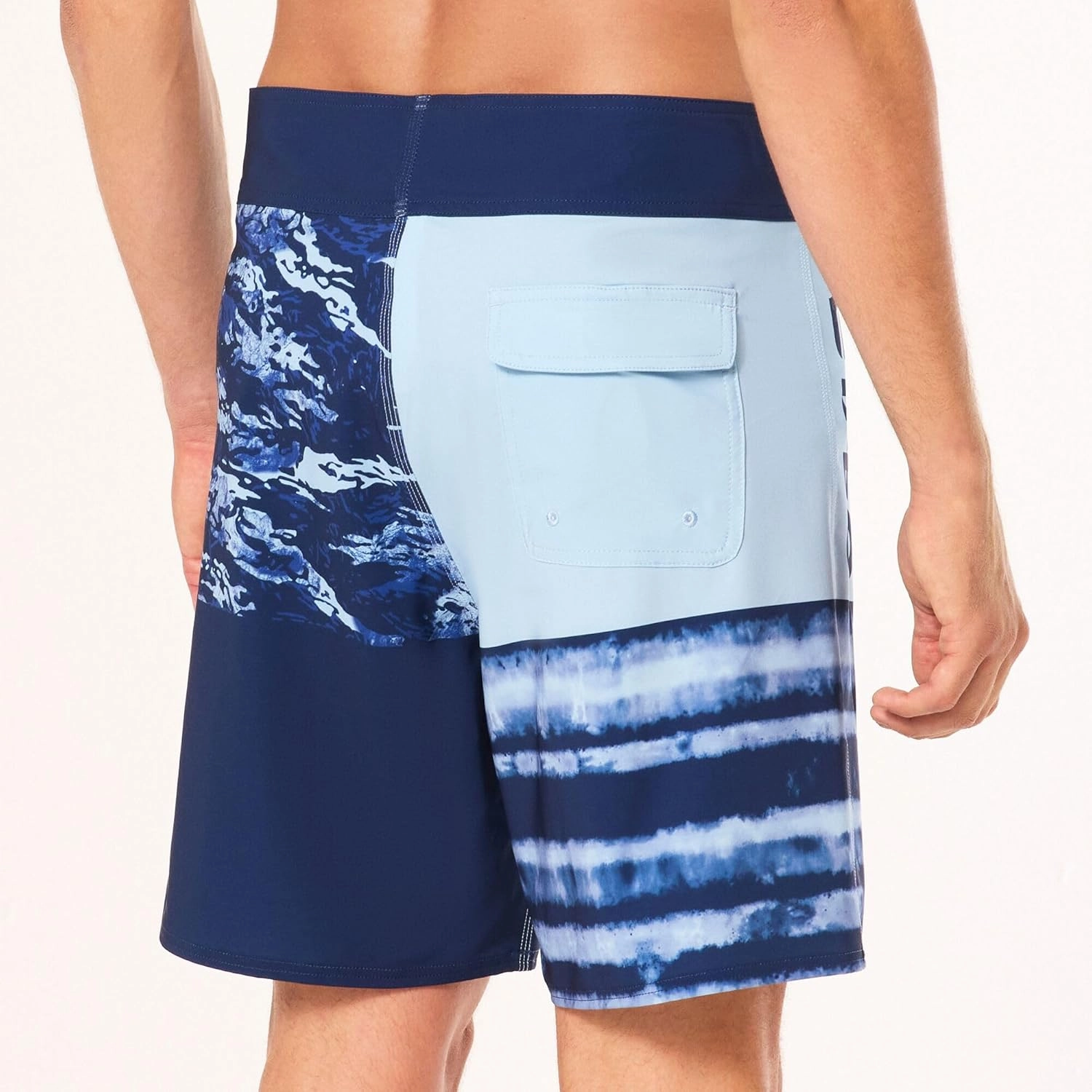 Oakley Men's Swell Line Recycled 18" Boardshort