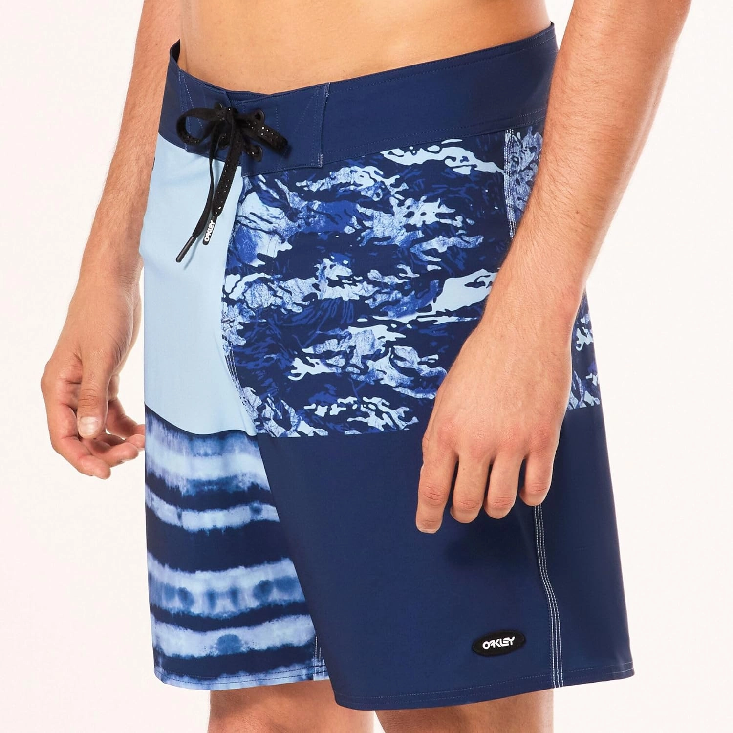 Oakley Men's Swell Line Recycled 18" Boardshort