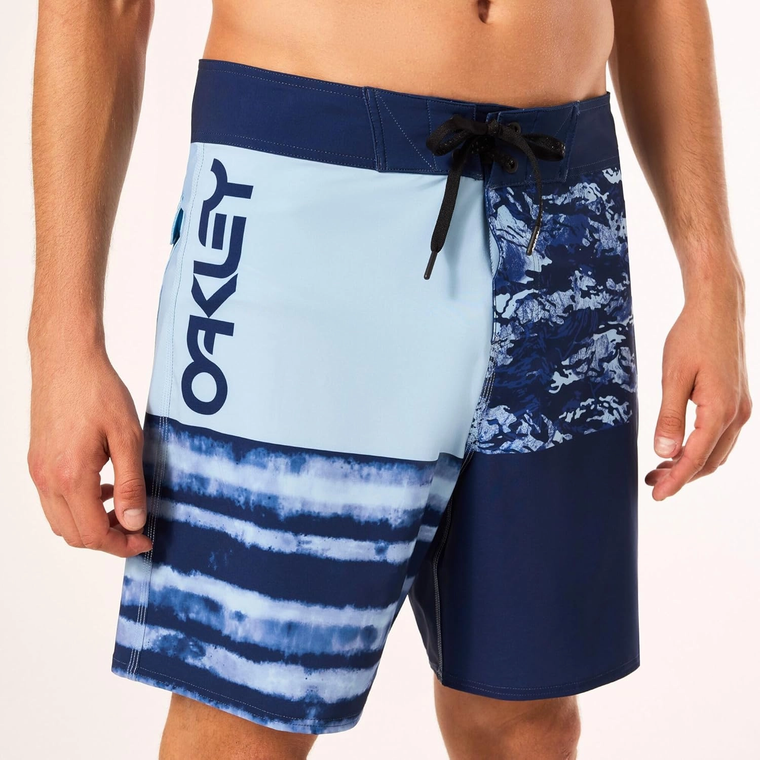 Oakley Men's Swell Line Recycled 18" Boardshort