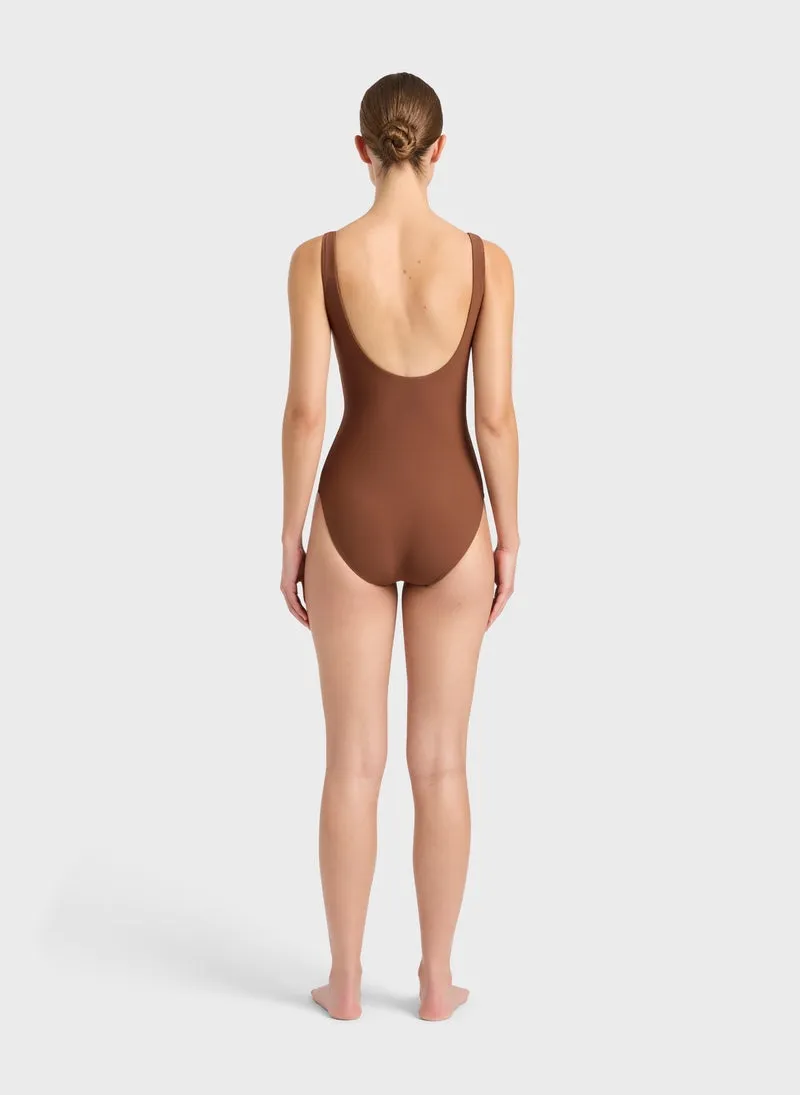 Verity One Piece - Cocoa (Sculpteur)