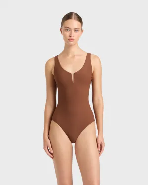 Verity One Piece - Cocoa (Sculpteur)