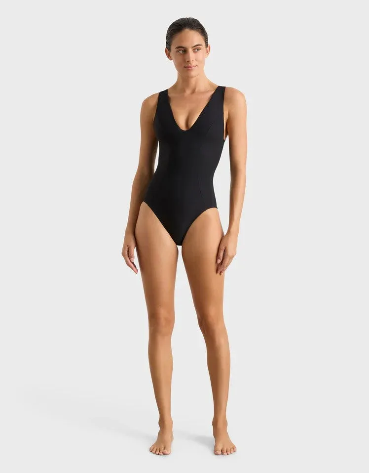 Vida One Piece, Black